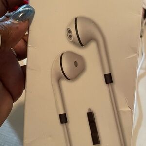 Luxe White Earphones